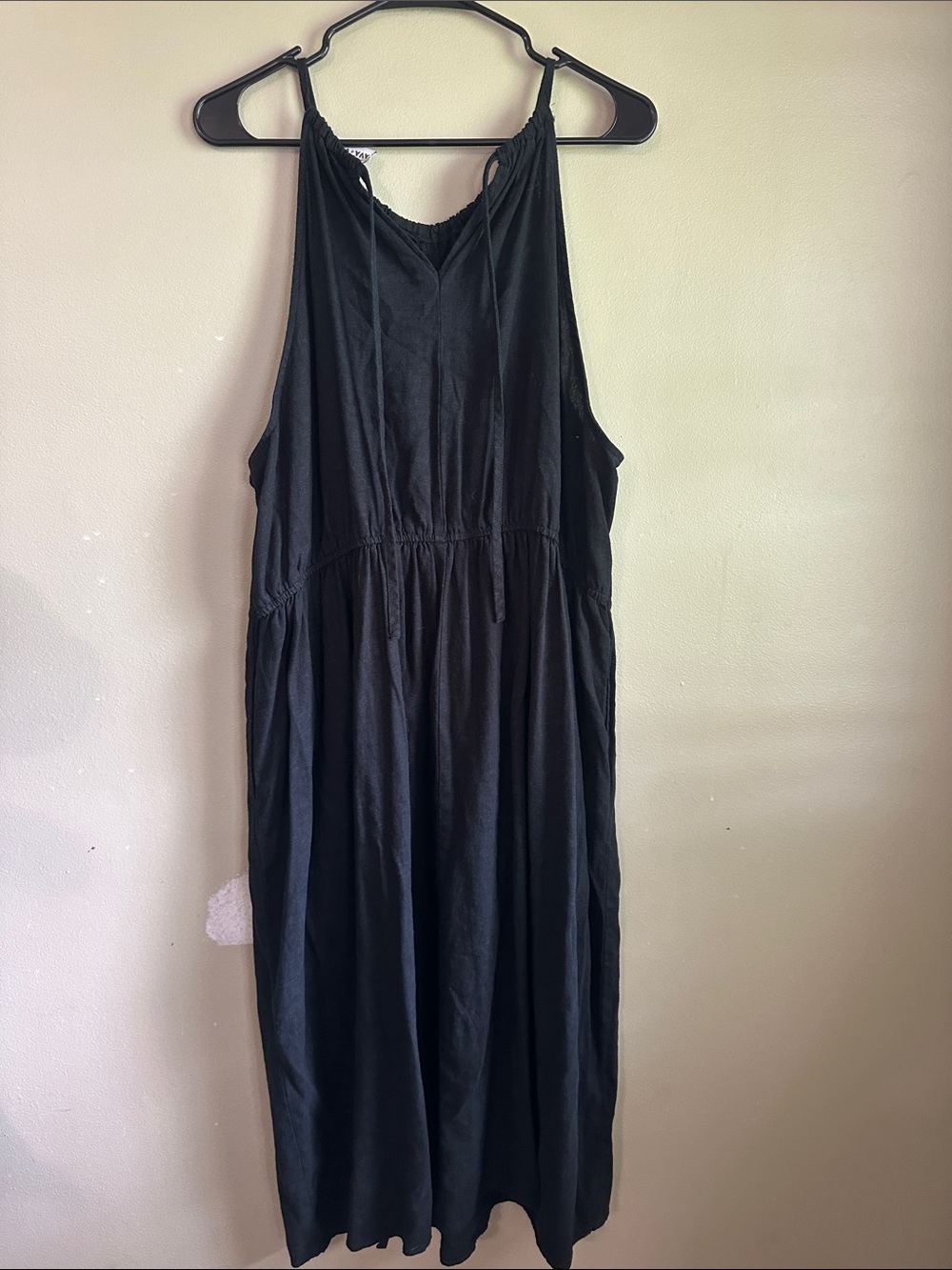 Ava & Viv Black Sleeveless Maxi Dress with Front Twist - Picture 4 of 7